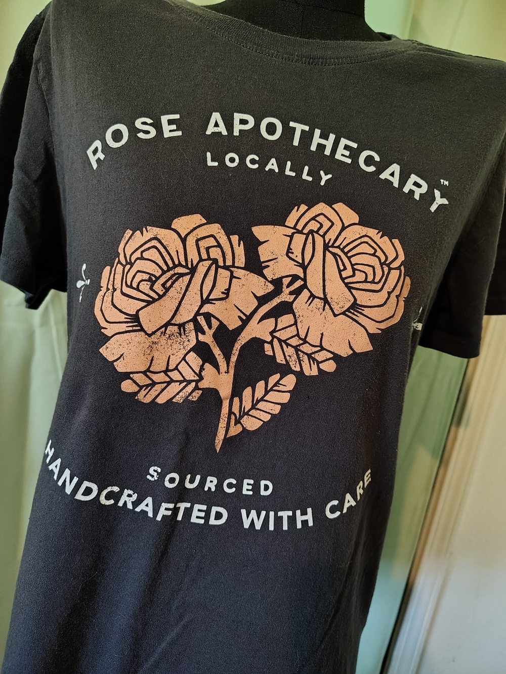 Schitt$ Creek Rose Apothecary Handcrafted Parody Black Tee Shirt  Women XLarge